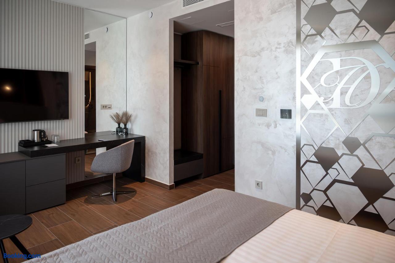 booking-1071944883-600608968-754126 Diamond Hotel