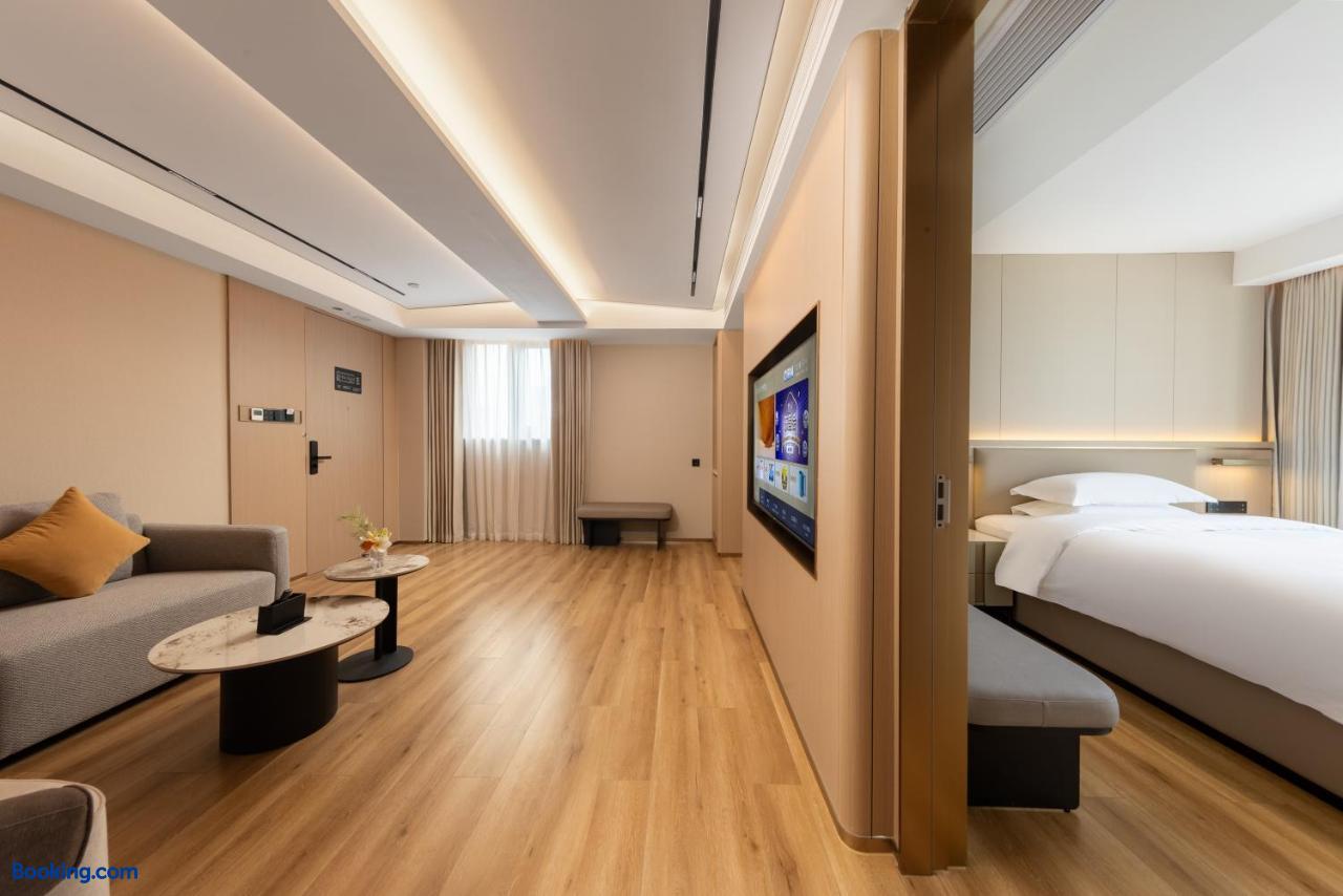 booking-1071780230-599562011-848290 Poltton International Apartments Jiangmen Pengjiang Administrative Service Center