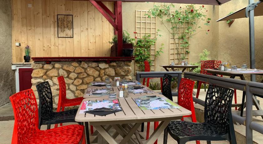 Hôtel Restaurant de l'Union Poitou-Charentes - Mirambeau visuel 4/5 Hôtel Restaurant de l'Union Poitou-Charentes - Mirambeau visuel 4/5