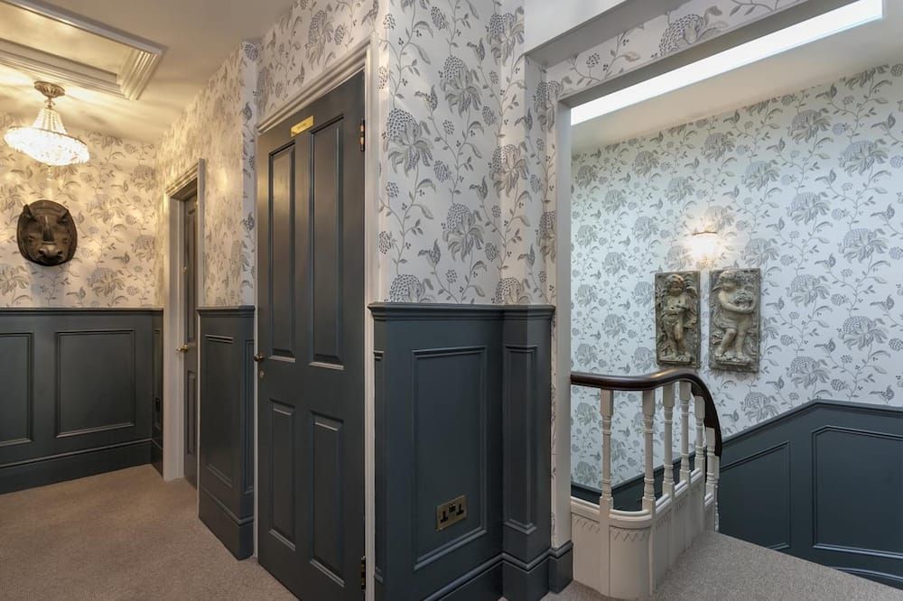 The Clerk & Well Pub & Rooms