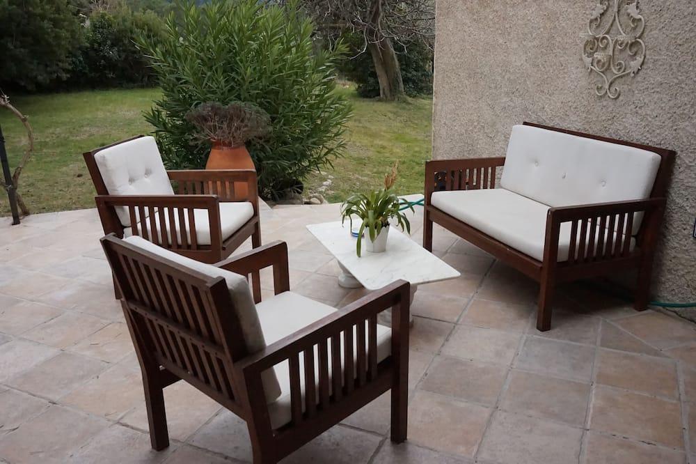 Circuit Du Castellet Villa Rental With Heated Pool, 7km From The Beach Provence-Alpes-Côte d'Azur - Le Castellet visuel 2/5 Circuit Du Castellet Villa Rental With Heated Pool, 7km From The Beach Provence-Alpes-Côte d'Azur - Le Castellet visuel 2/5