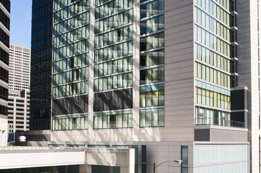 The Royal Sonesta Chicago River North