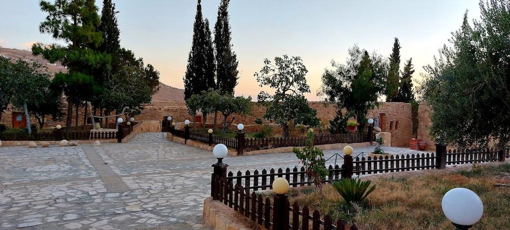 sembo-95733-4d0358-976882 Hayat Zaman Hotel And Resort Petra
