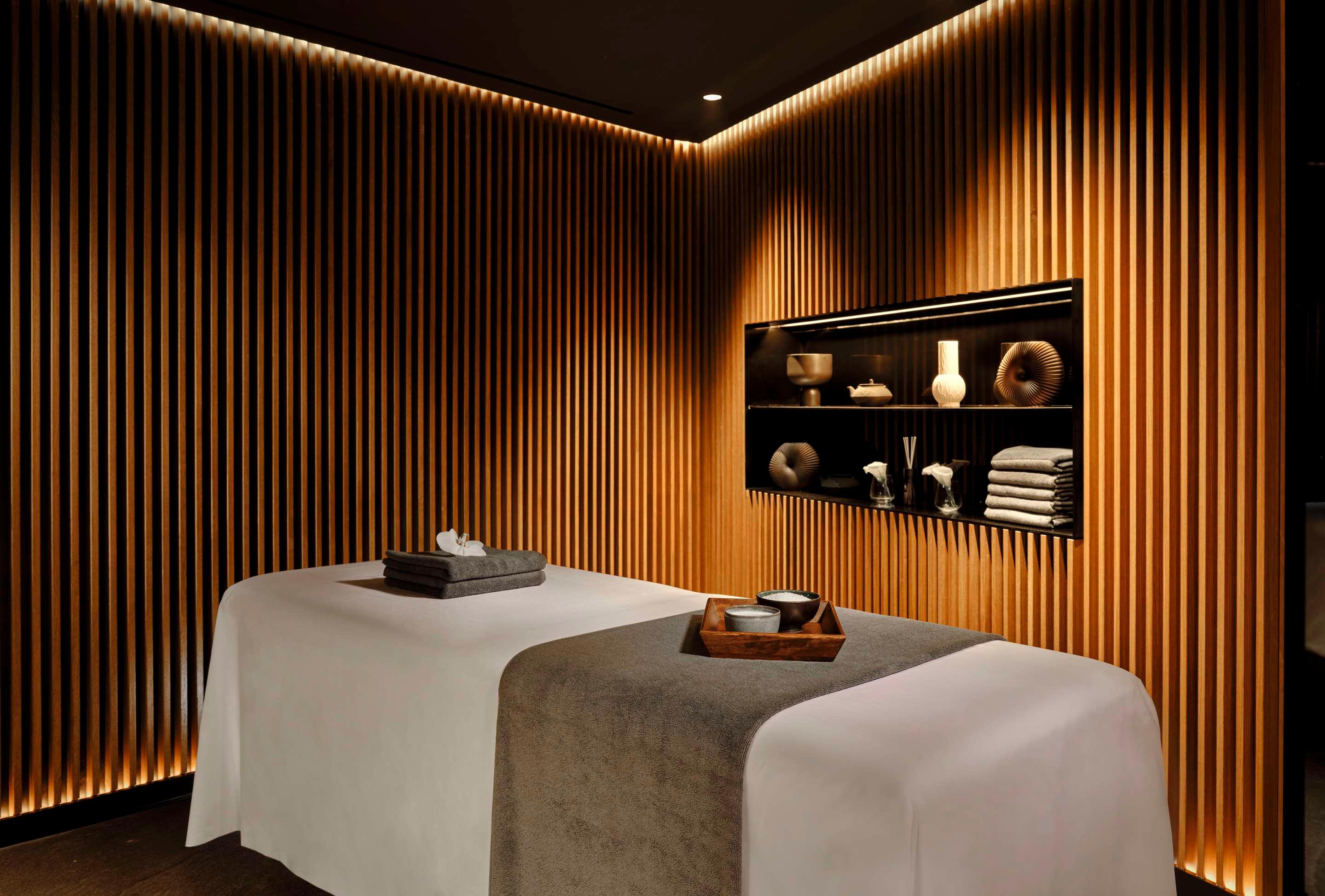 ice-10299400-110088176-990352 art'otel Zagreb