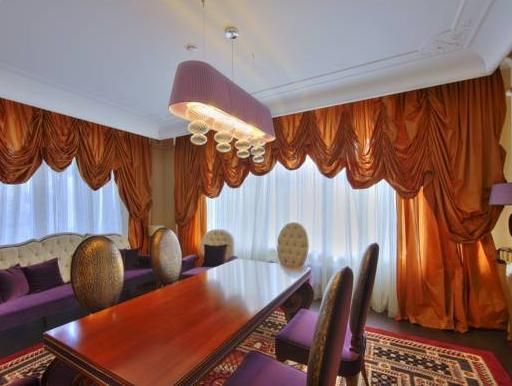 Dvor Podznoeva Glavniy Korpus