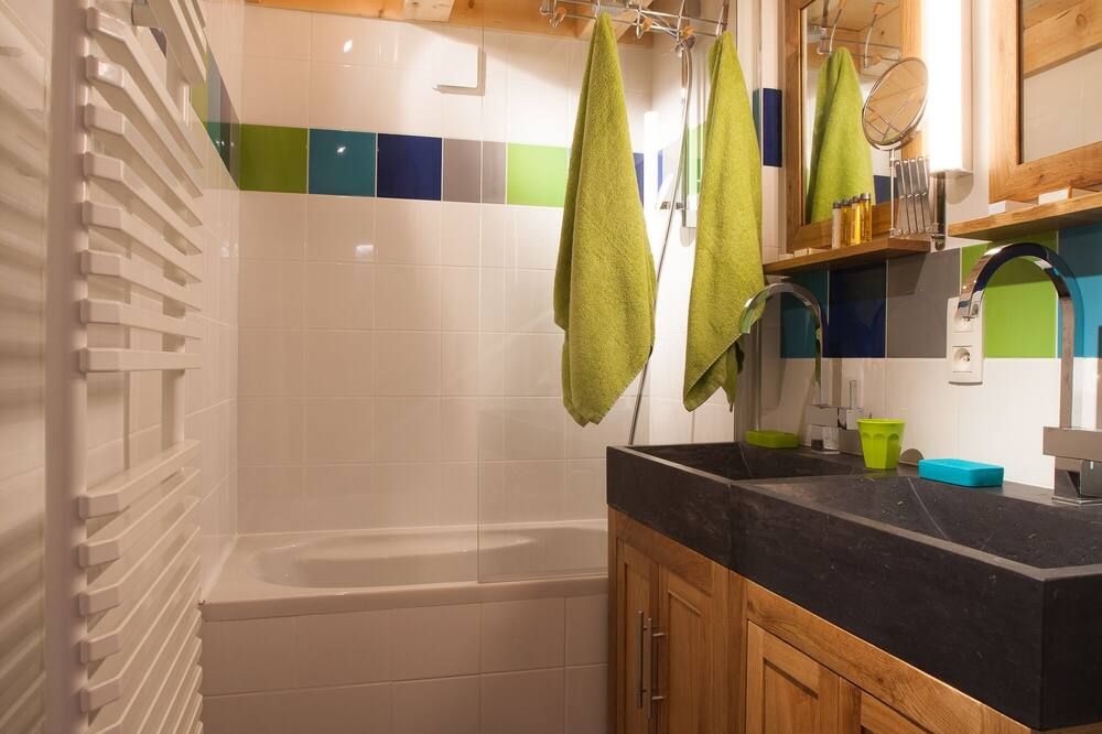 The Rachasses The Feet Of The Great Montets, Overlooking Mont Blanc For 8 People