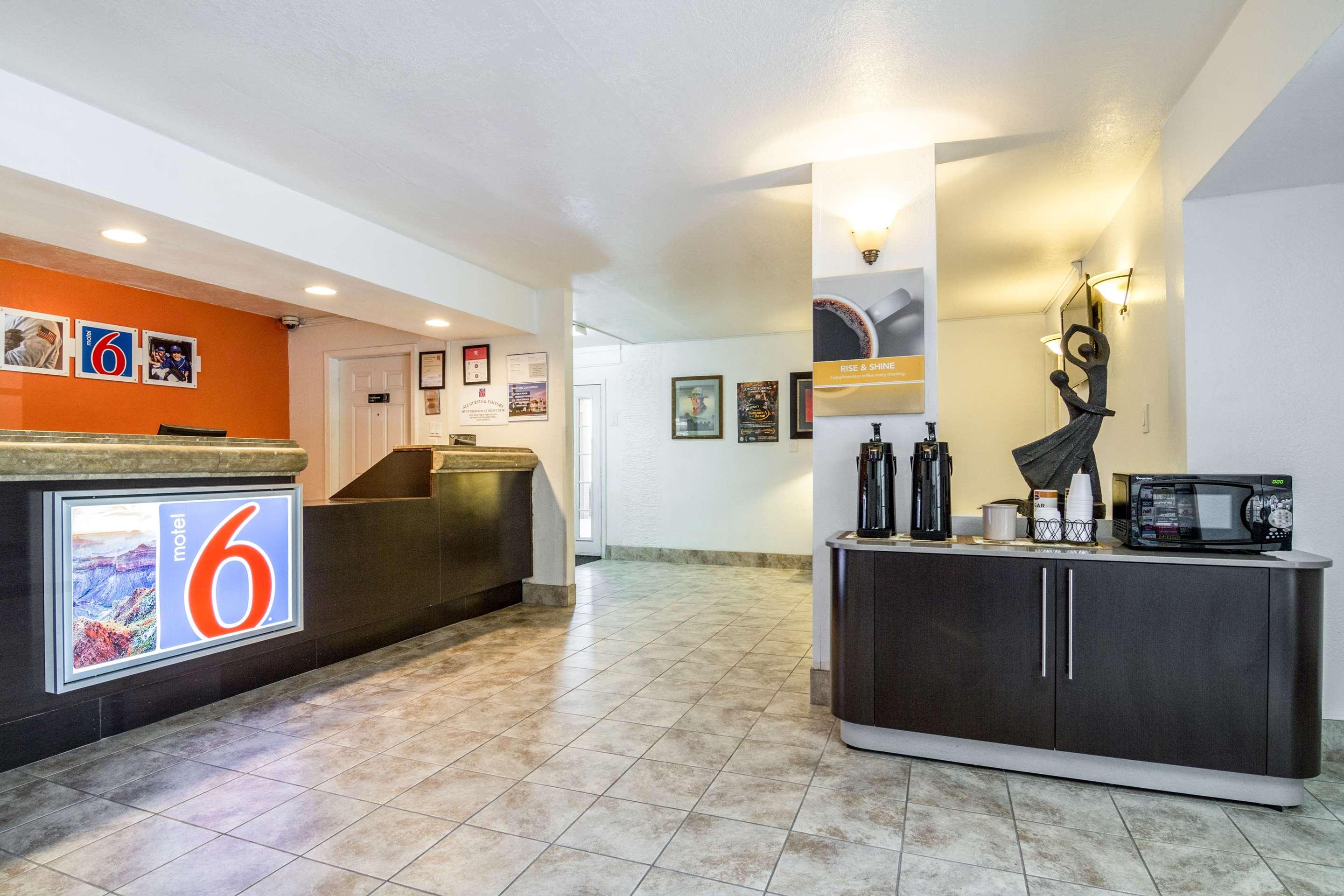 Motel 6 Glendale, AZ 72 (̶1̶1̶1̶). Glendale Hotel Deals & Reviews KAYAK