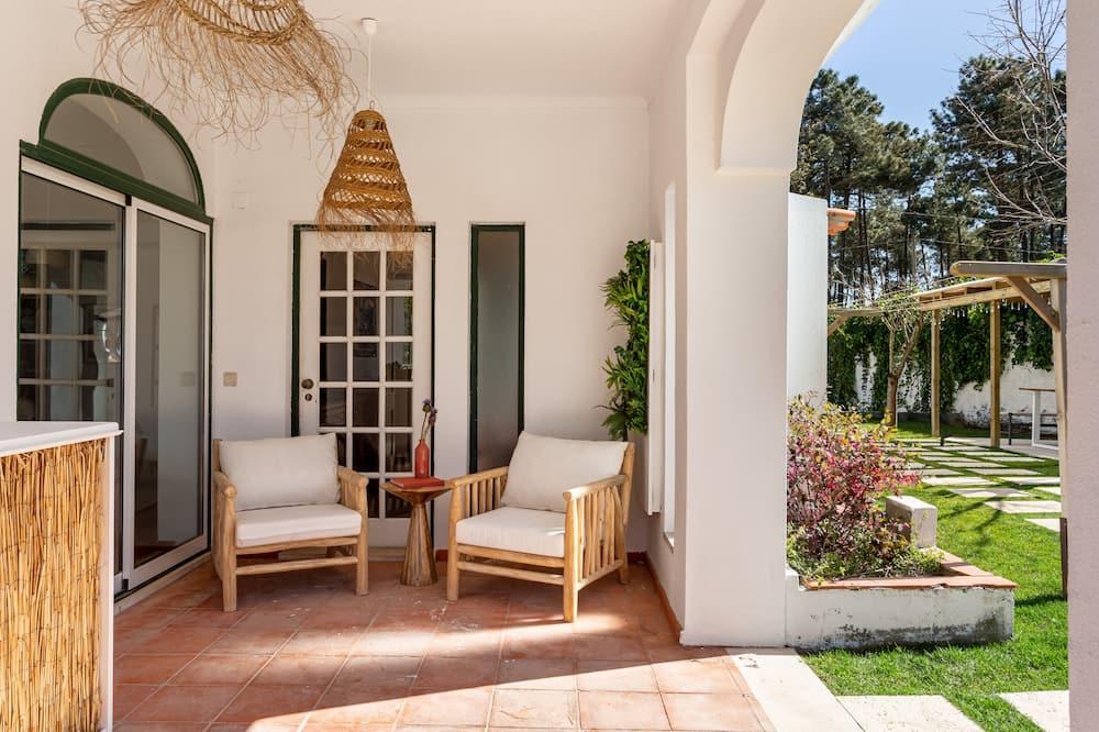 Luxury Portuguese villa with pool, sauna & tennis close to Fonte de Telha beach Lissabon - Corroios visuel 3/5 Luxury Portuguese villa with pool, sauna & tennis close to Fonte de Telha beach Lissabon - Corroios visuel 3/5