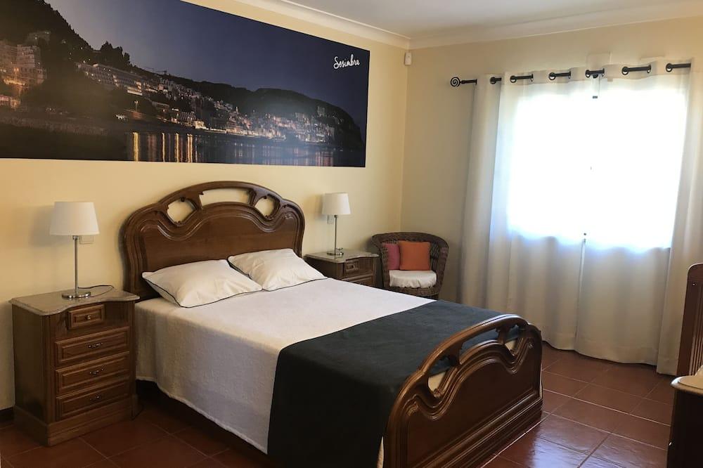 Luxury Family Villa Close To The Sea With Pool, Garden, Barbecue, Playground - Lissabon - Sesimbra visuel 3/5 Luxury Family Villa Close To The Sea With Pool, Garden, Barbecue, Playground - Lissabon - Sesimbra visuel 3/5