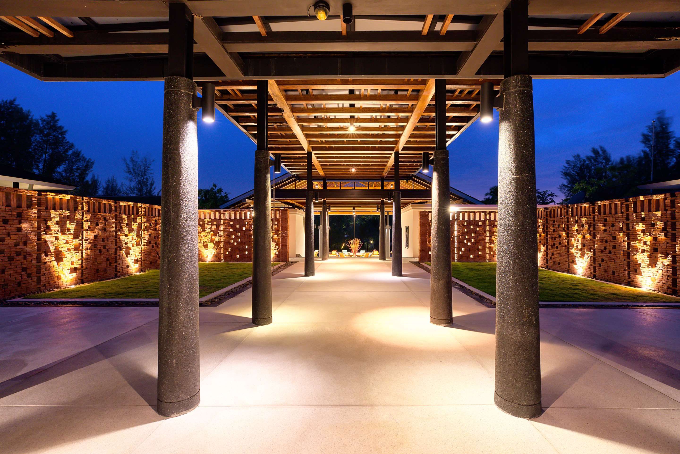 Outrigger Khao Lak Beach Resort