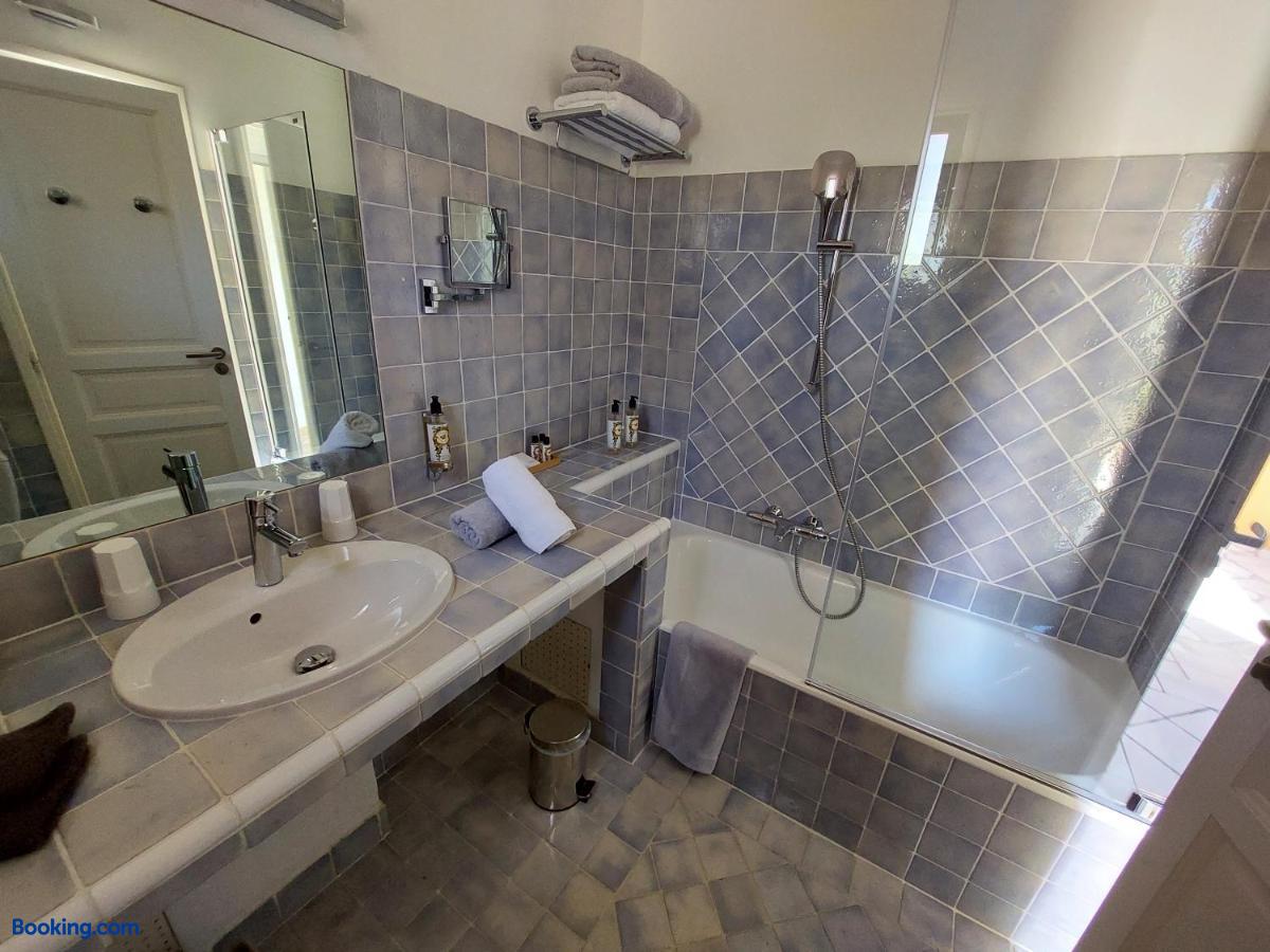 booking-2146285-298008641-870521 Hotel les Bouis