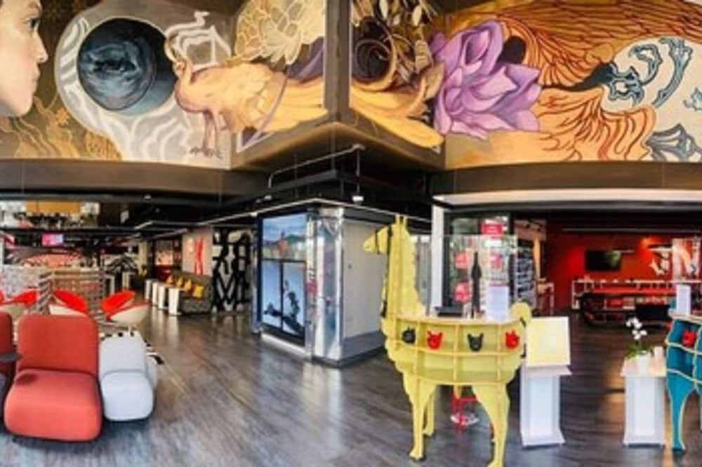 Radisson RED Miraflores