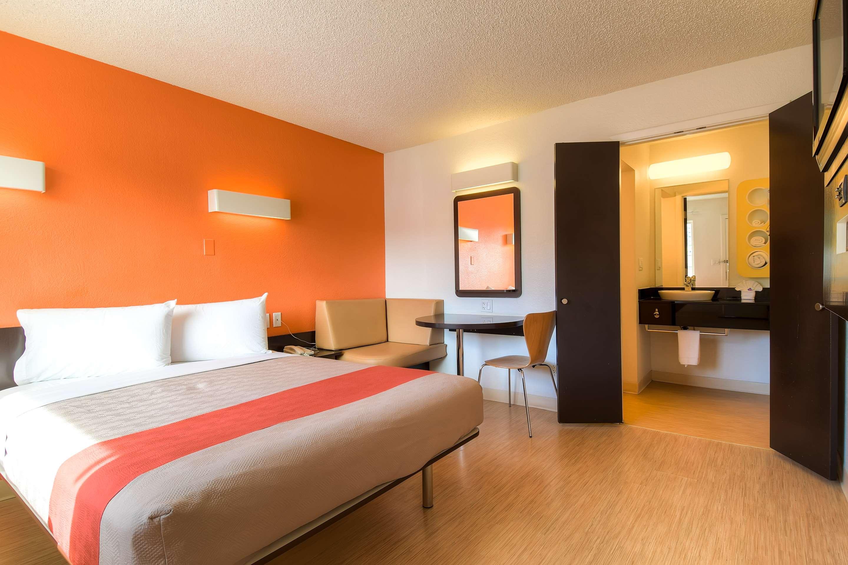 Motel 6 Las Vegas Tropicana $51 ($̶1̶1̶7̶). Las Vegas Hotel Deals ...