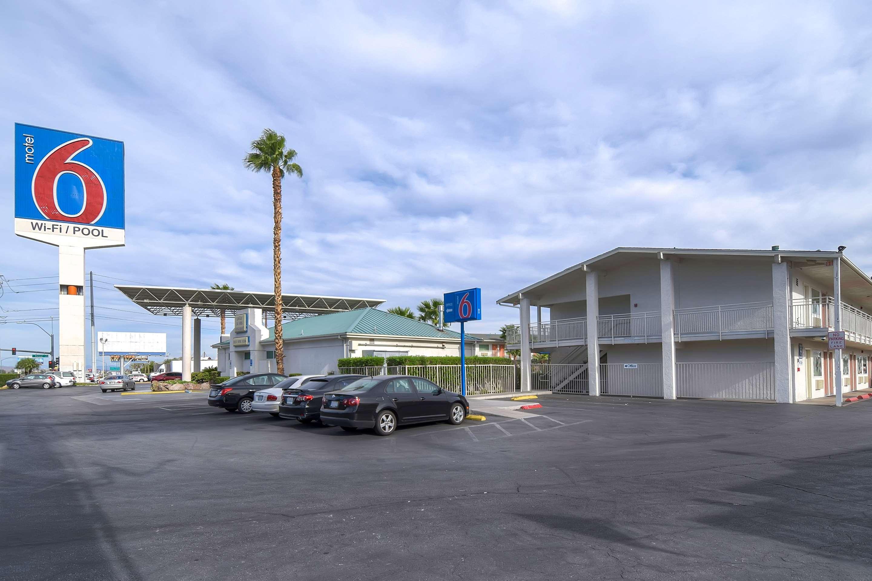 Does Motel 6 Allow Dogs - s6px0mo