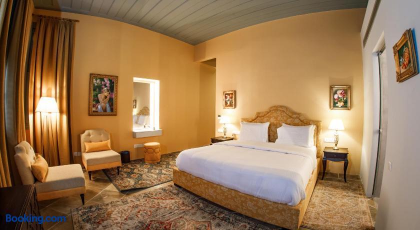 booking-9143528-401130276-409129 Madama Residence
