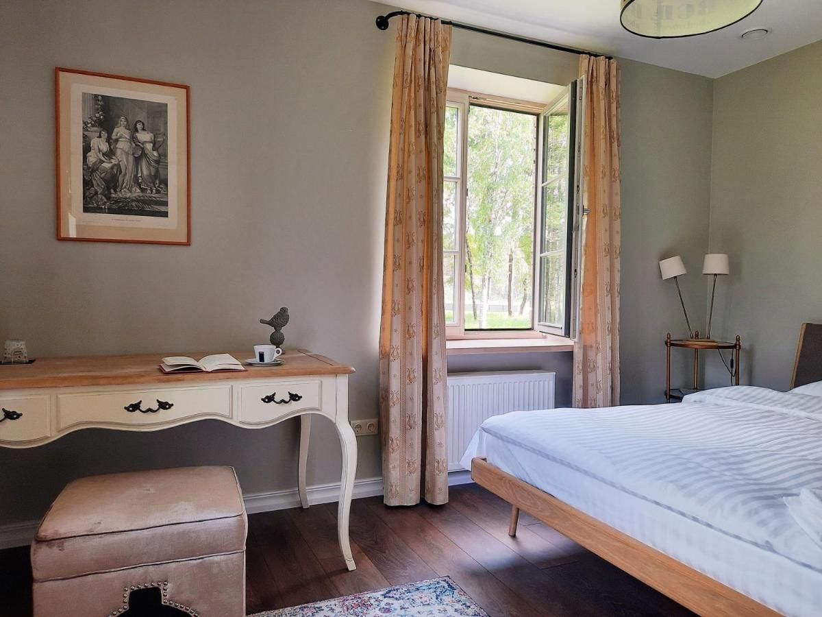 Lake & Library boutique Hotel