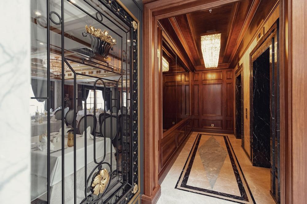 sembo-3788317-1df0c0-909943 Tsar Palace Luxury Hotel & Spa