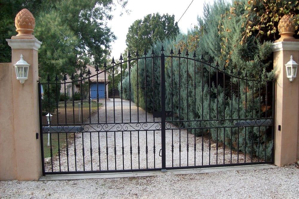 Delightful 4 Bedroom Villa With Private Heated Pool And Air Conditioning Provence-Alpes-Côte d'Azur - Vidauban visuel 3/5 Delightful 4 Bedroom Villa With Private Heated Pool And Air Conditioning Provence-Alpes-Côte d'Azur - Vidauban visuel 3/5