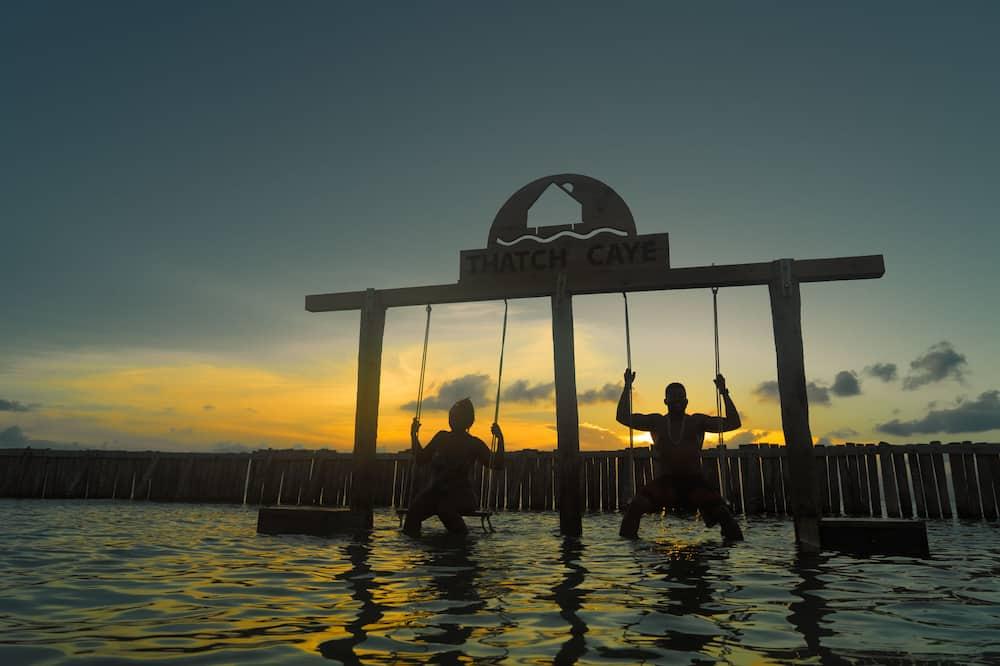 Thatch Caye Resort a Muy'Ono Resort