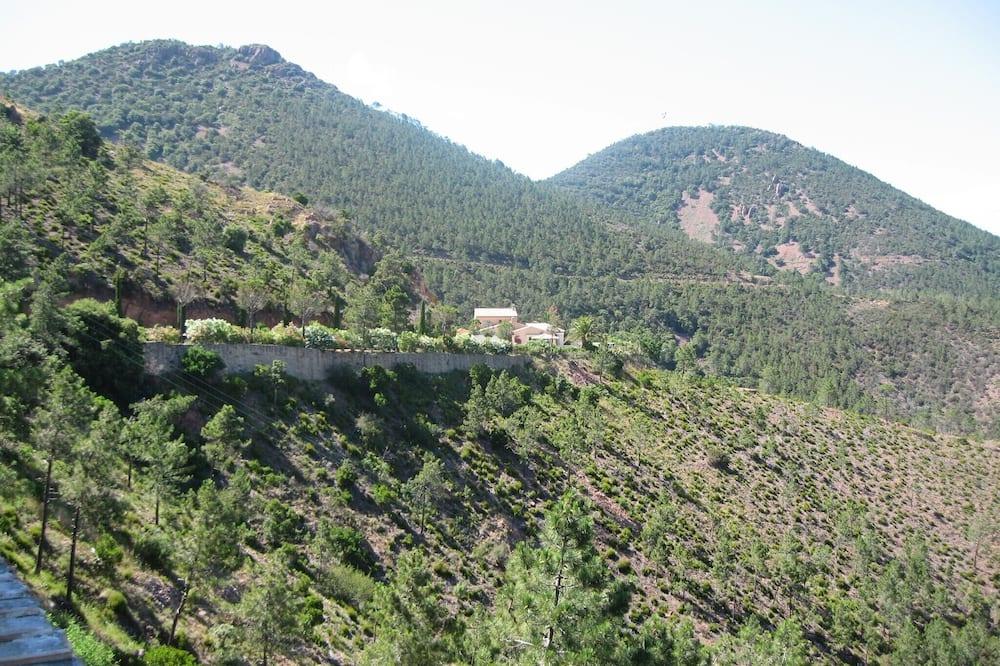 Magnificent villa on flat ground enjoying a superb sea view and Esterel Provence-Alpes-Côte d'Azur - Théoule-sur-Mer visuel 1/5 Magnificent villa on flat ground enjoying a superb sea view and Esterel Provence-Alpes-Côte d'Azur - Théoule-sur-Mer visuel 1/5