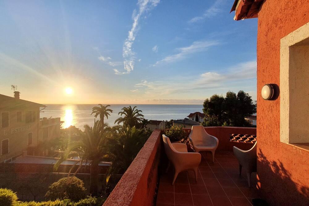 Villa lours Provence-Alpes-Côte d'Azur - Le Trayas visuel 3/5 Villa lours Provence-Alpes-Côte d'Azur - Le Trayas visuel 3/5