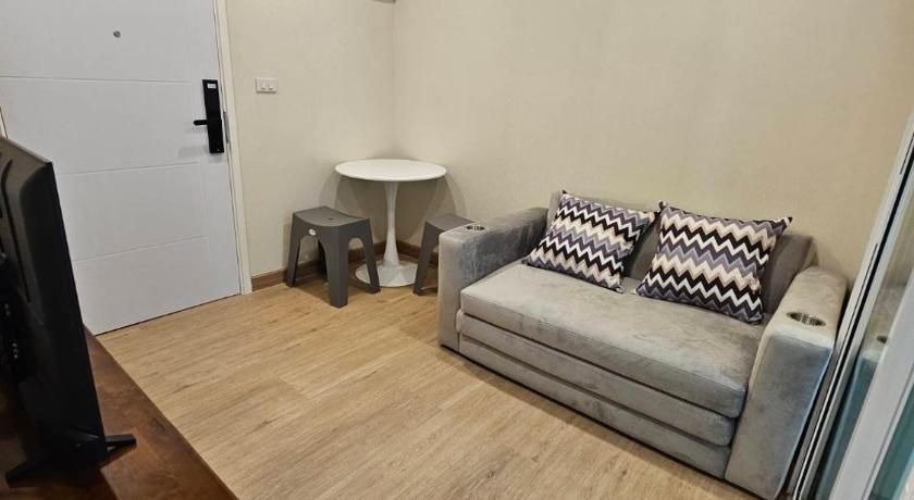 คอนโดอีสวิลบางแสน