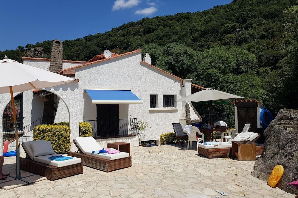 Luxury villa with spectacular mountain views and facing the relaxing Rio Languedoc-Roussillon - Sorède visuel 5/5 Luxury villa with spectacular mountain views and facing the relaxing Rio Languedoc-Roussillon - Sorède visuel 5/5