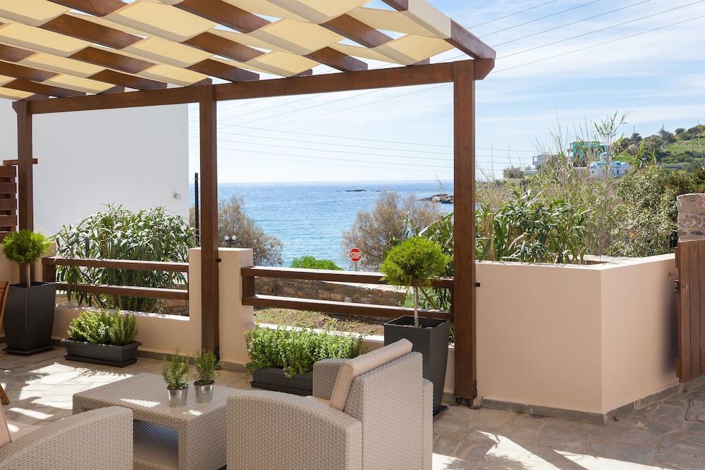 sembo-3788326-9dc7d0-936016 Syra Bay