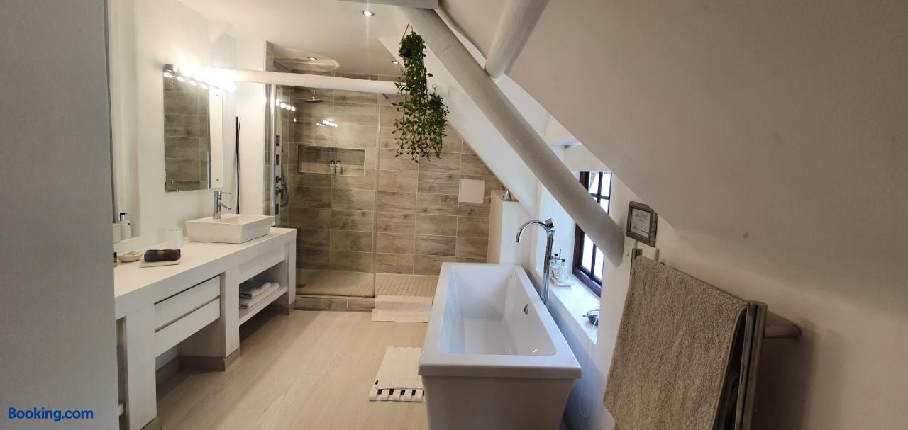 booking-233639-619257377-889790 De Kloof Luxury Estate