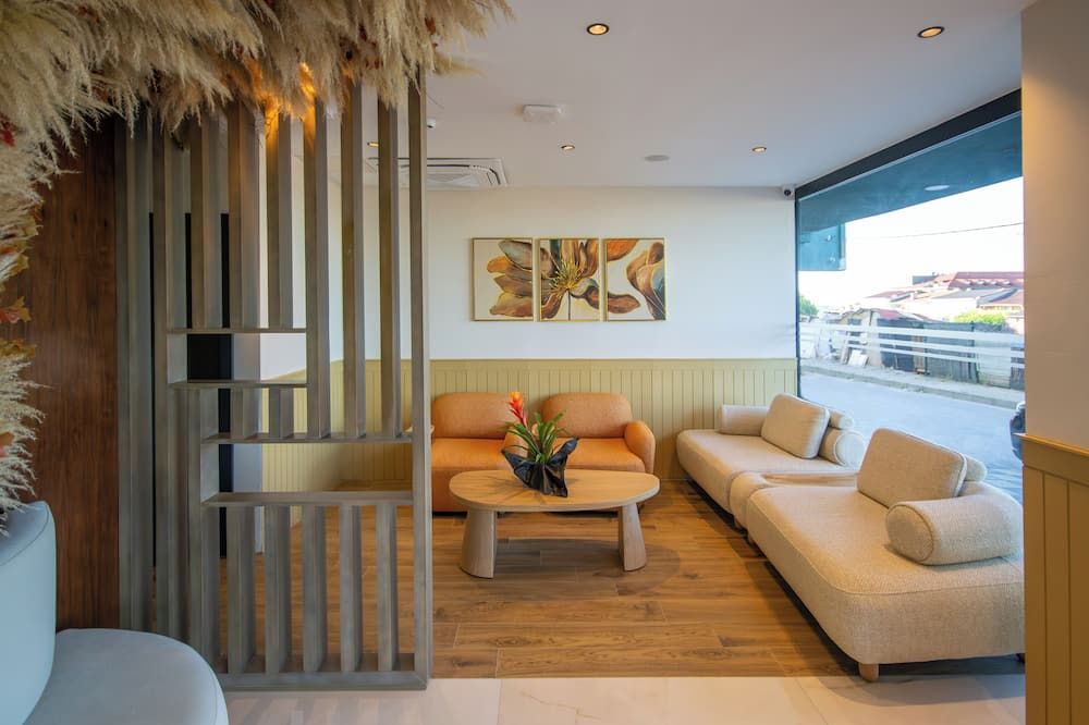 Elysian Airport Hotel