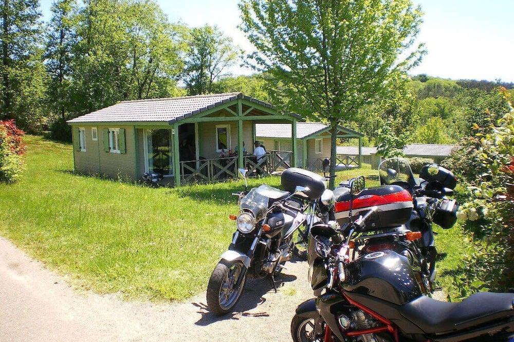 Great furnished cottages or seasonal vacation rentals Limouqin - Beynat visuel 4/5 Great furnished cottages or seasonal vacation rentals Limouqin - Beynat visuel 4/5