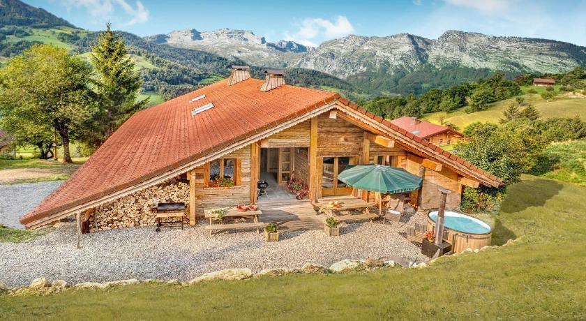 Chalet Tournette Ovo Network - Rhône-Alpes - Manigod visuel 1/5 Chalet Tournette Ovo Network - Rhône-Alpes - Manigod visuel 1/5