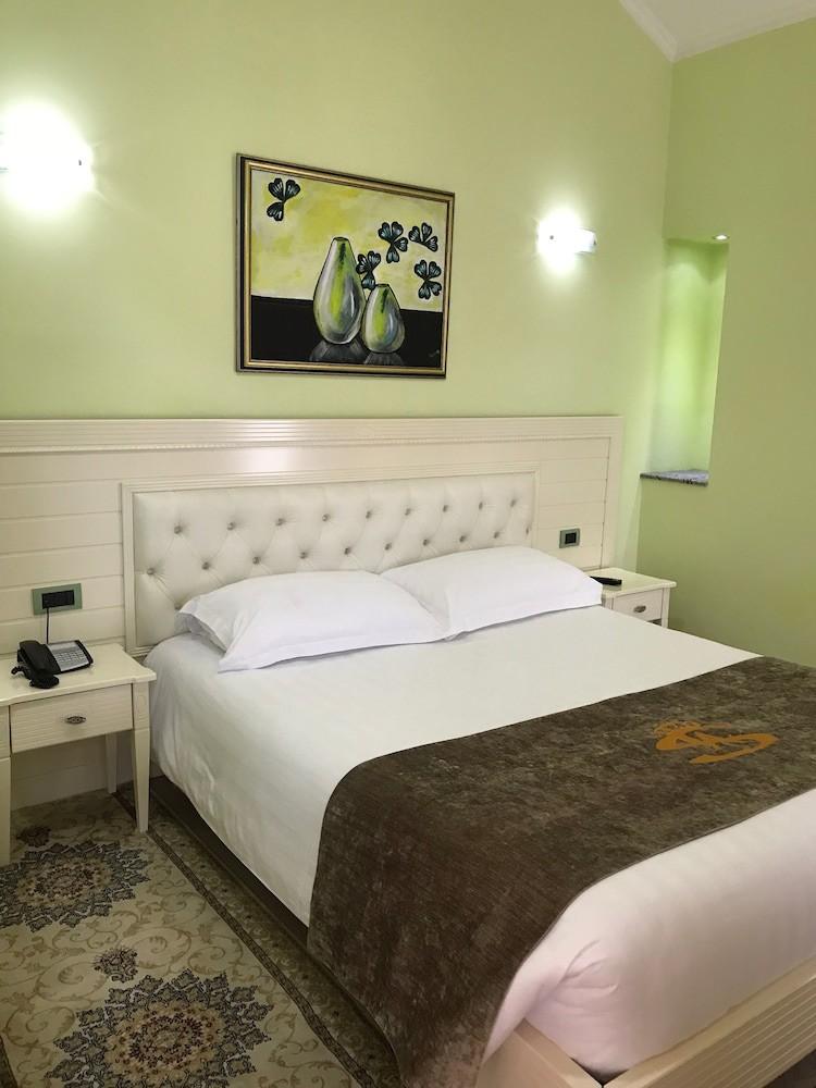 sembo-2111551-9f072d-995810 Hotel Las