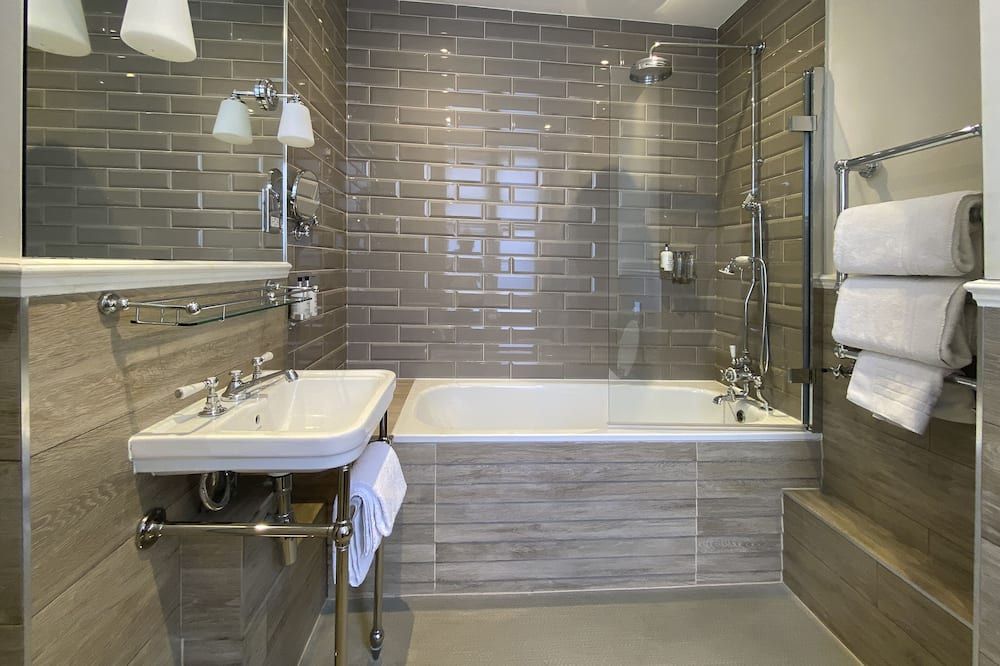 The Clerk & Well Pub & Rooms