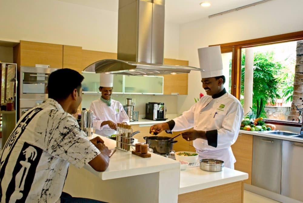 sembo-389722-a07ffb-287701 Shreyas Retreat