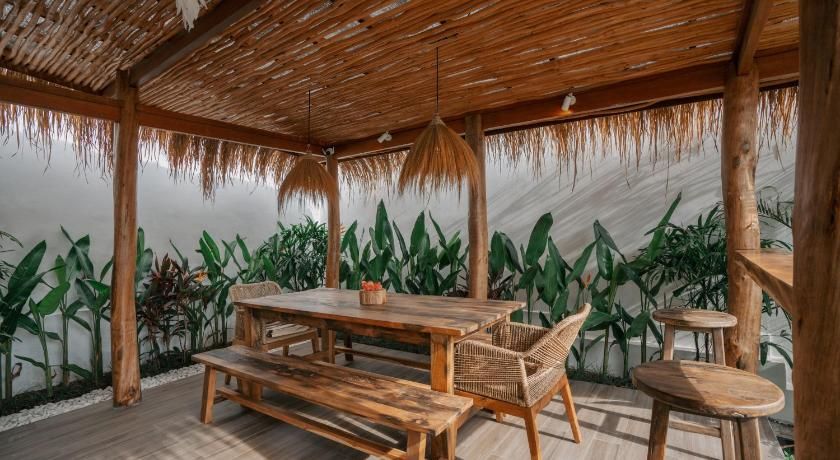 Ehoa Bali Nyanyi Boutique Hotel - In Front Of Entrance To Nuanu