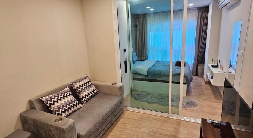 คอนโดอีสวิลบางแสน