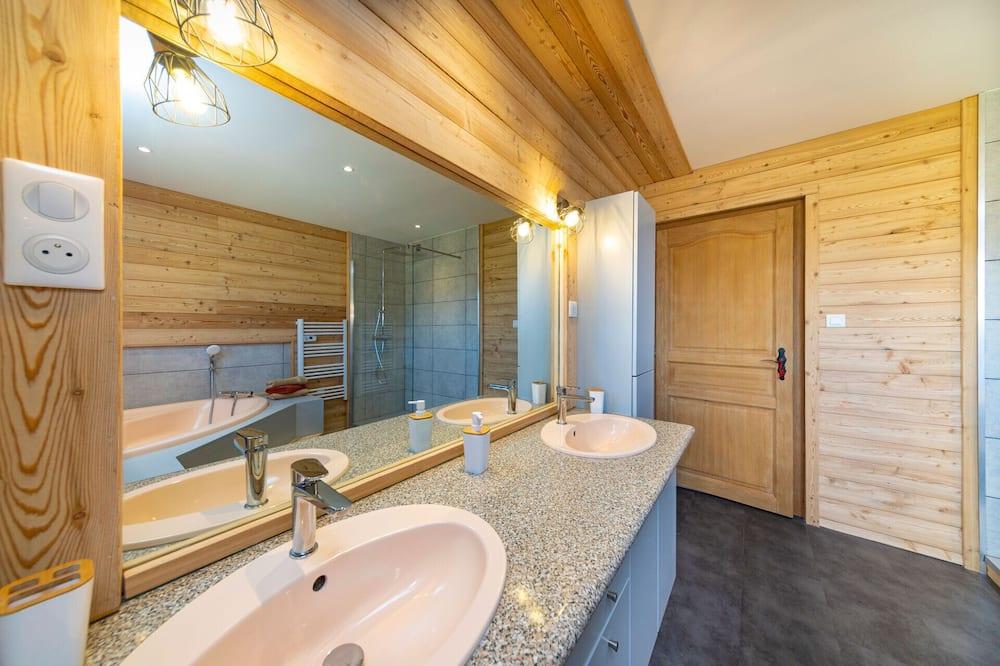 Chalet \'1083\', for 7pers, quiet location near Gérardmer with sauna, petanque court Lotharingen - Gerbépal visuel 4/5 Chalet \'1083\', for 7pers, quiet location near Gérardmer with sauna, petanque court Lotharingen - Gerbépal visuel 4/5