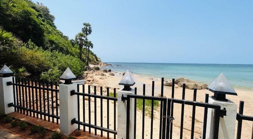 Janas Blue Water Corner