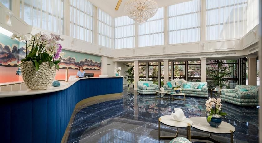 Riviera Resort Hotel