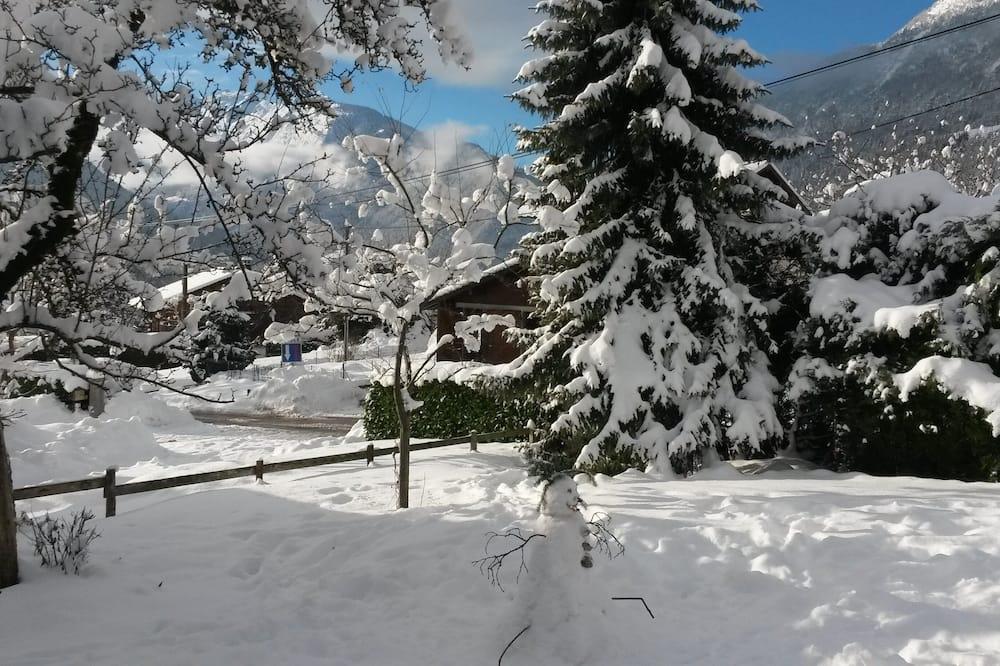 Chalet Iris with jacuzzi in chalet in the heart of the Thônes Valley Rhône-Alpes - Thônes visuel 2/5 Chalet Iris with jacuzzi in chalet in the heart of the Thônes Valley Rhône-Alpes - Thônes visuel 2/5