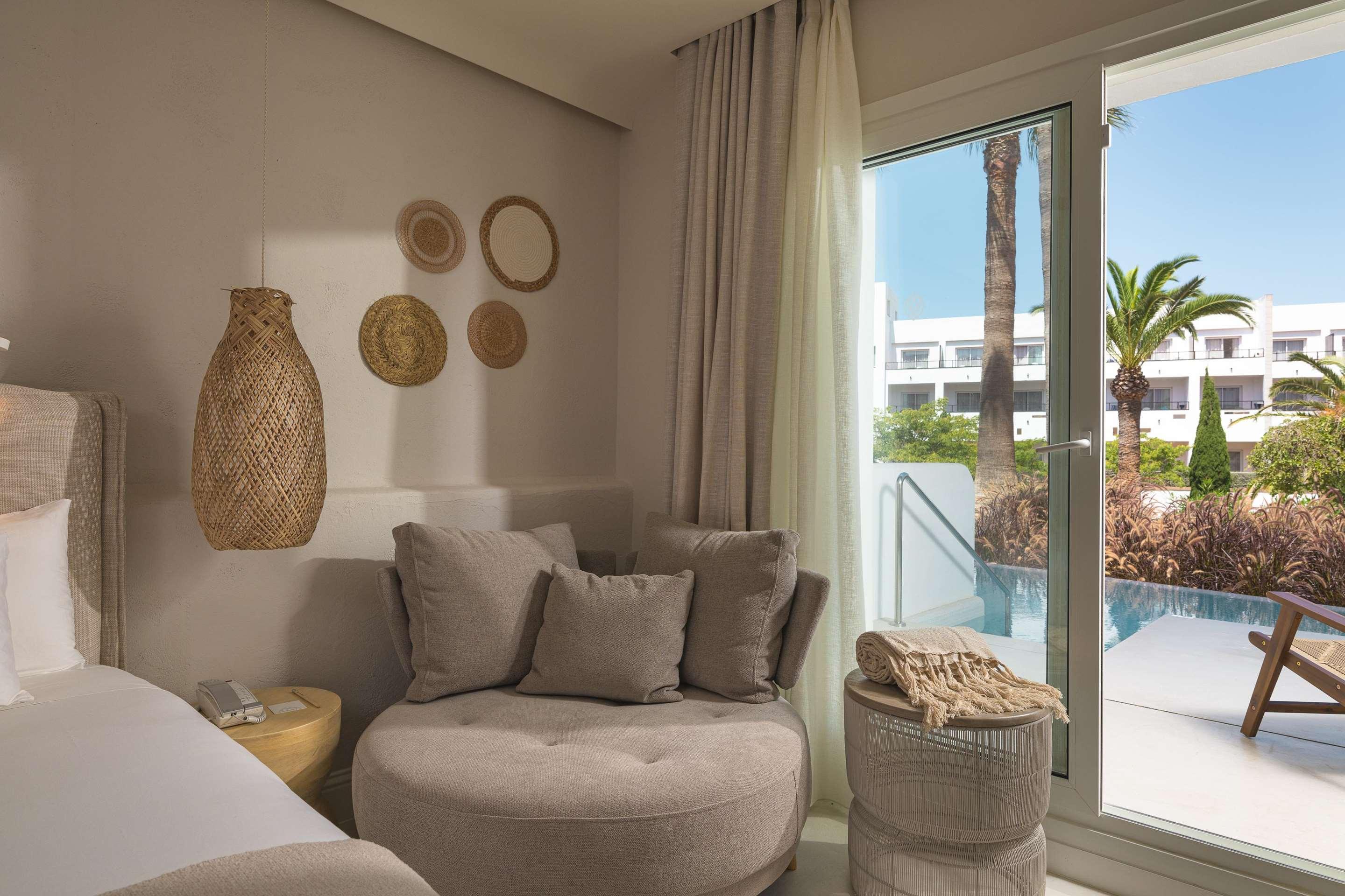 ice-1070823493-cd6a1f-070586 Daia Slow Beach Hotel Conil