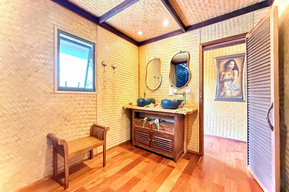 EDEN Private Island TAHAA