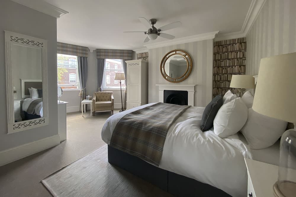 The Clerk & Well Pub & Rooms