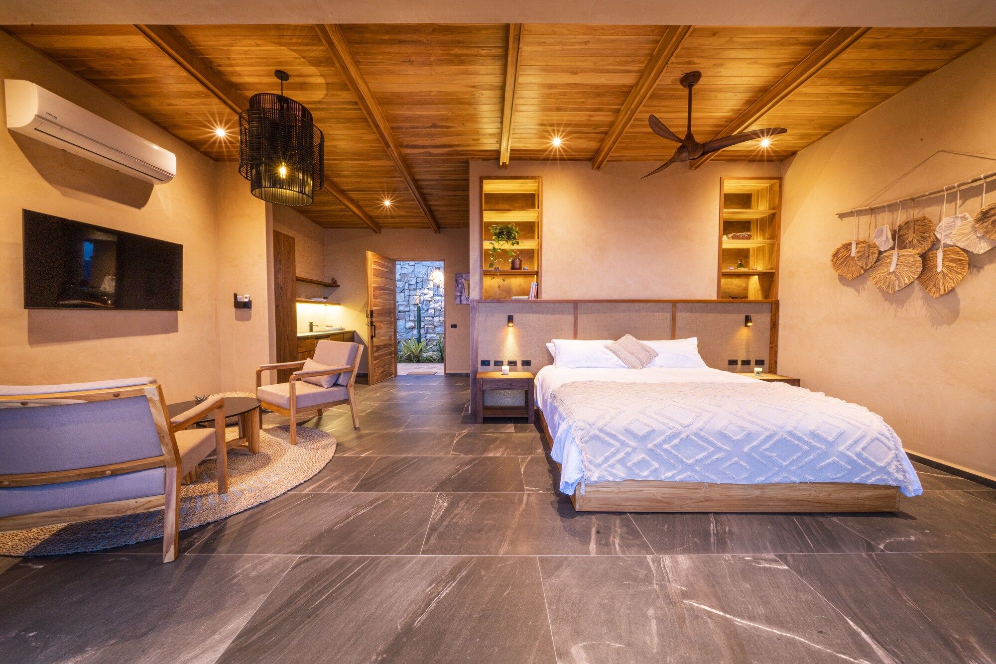 LALOON Luxury Suites - Adults Only