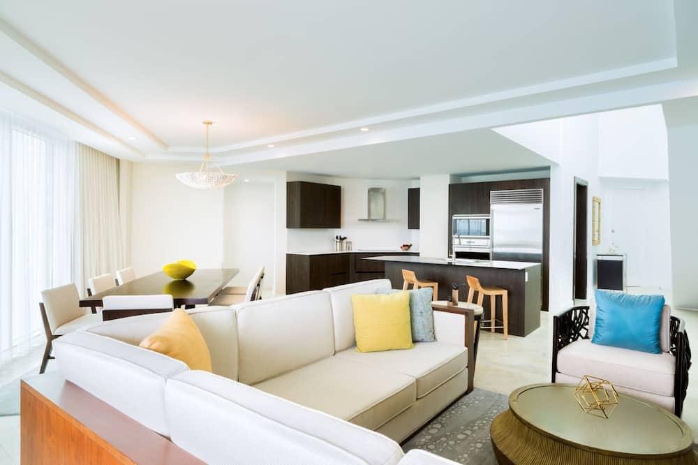 expediav2-1070328154-366ccf-700606 The Ritz-Carlton Residences Turks and Caicos