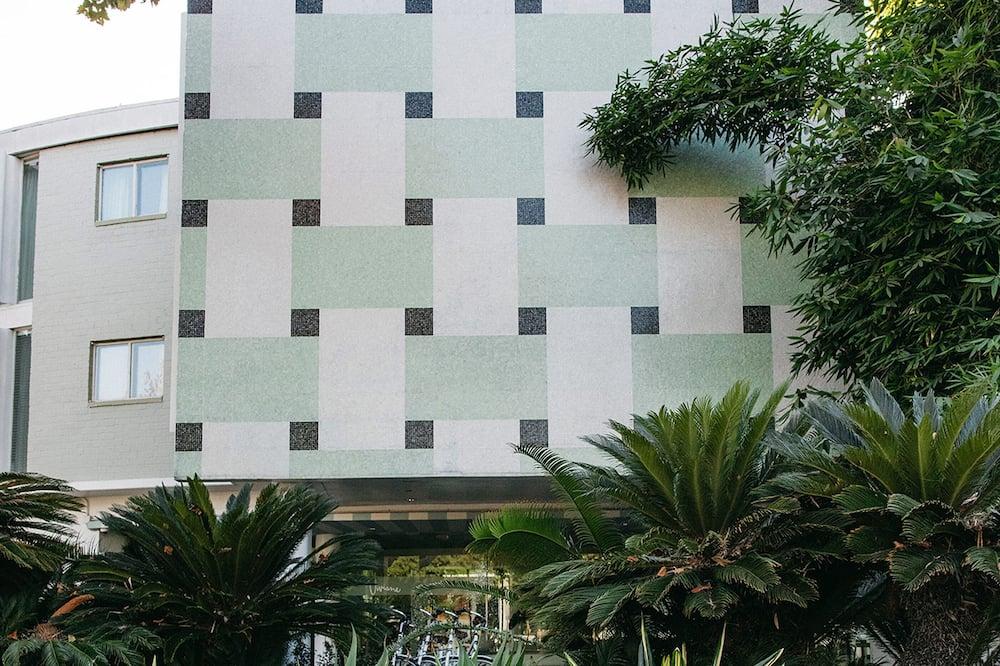 Avalon Hotel Beverly Hills, a Member of Design Hotels