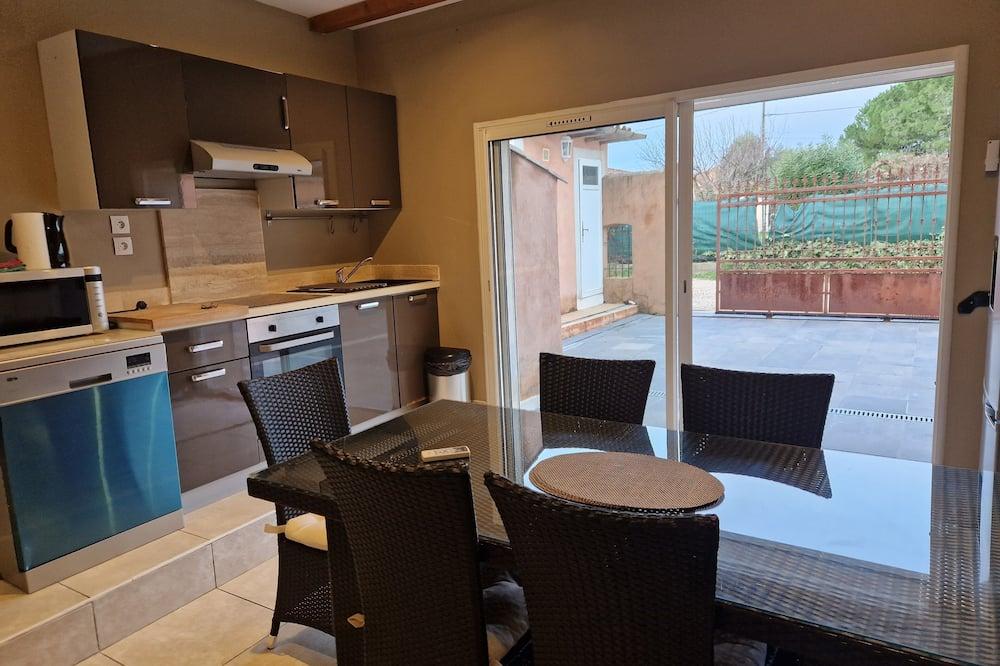 Villa plain pied avec piscine privée 8 personnes Provence-Alpes-Côte d'Azur - La Crau visuel 1/5 Villa plain pied avec piscine privée 8 personnes Provence-Alpes-Côte d'Azur - La Crau visuel 1/5
