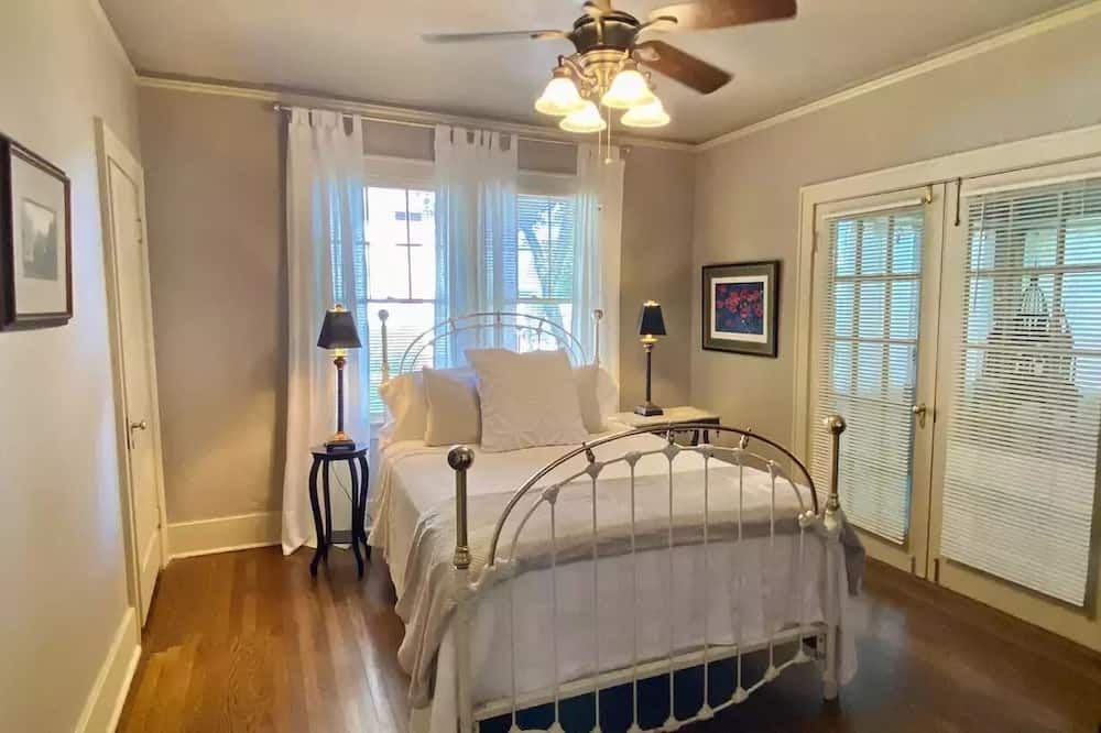 The Empress of Little Rock