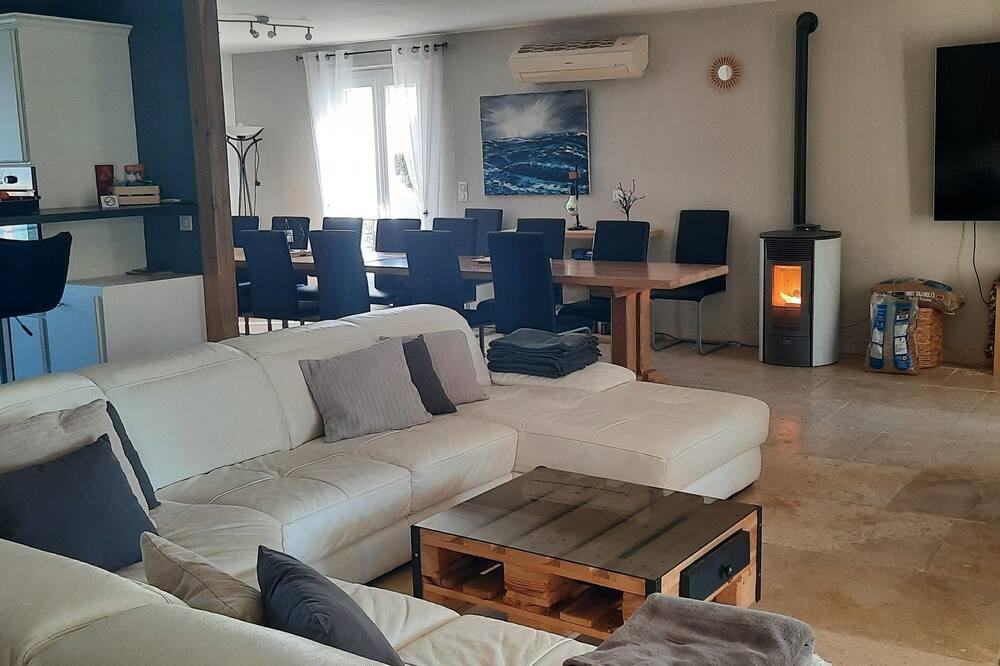 Villa l'ESTEL en campagne avec piscine aux portes de la Camargue et des Alpilles Provence-Alpes-Côte d'Azur - Tarascon visuel 1/5 Villa l'ESTEL en campagne avec piscine aux portes de la Camargue et des Alpilles Provence-Alpes-Côte d'Azur - Tarascon visuel 1/5